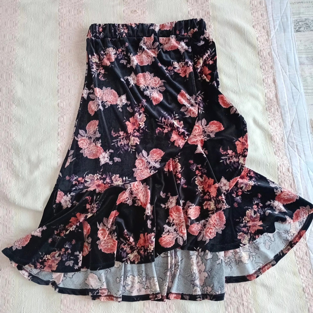 Velvet Floral Asymmetrical Skirt in Black and Pink